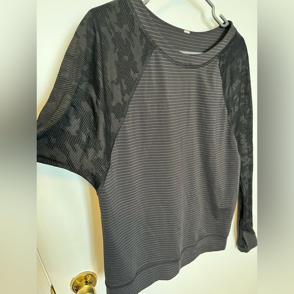 ✨Lululemon Run for Days Long Sleeve, black size 8 - Picture 6 of 13